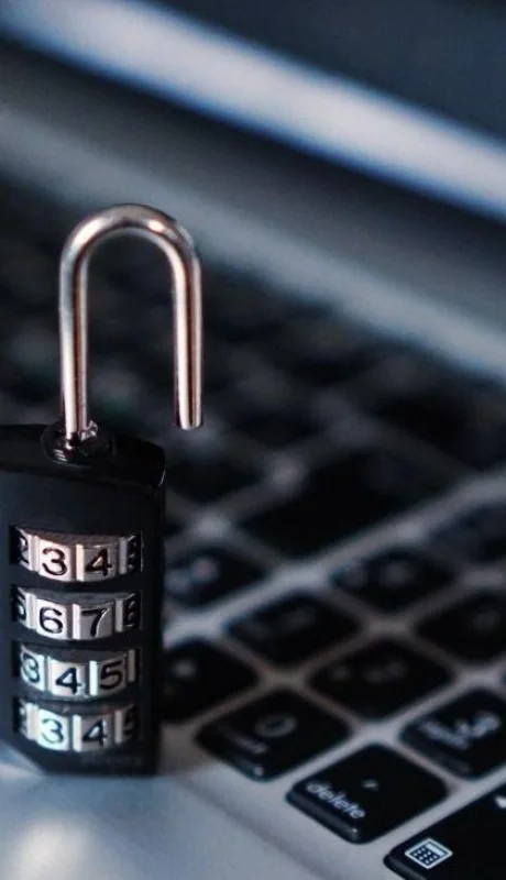 hacker-sistema-argentina-cuenta-bancaria-robo-datos-mail-peligro-2