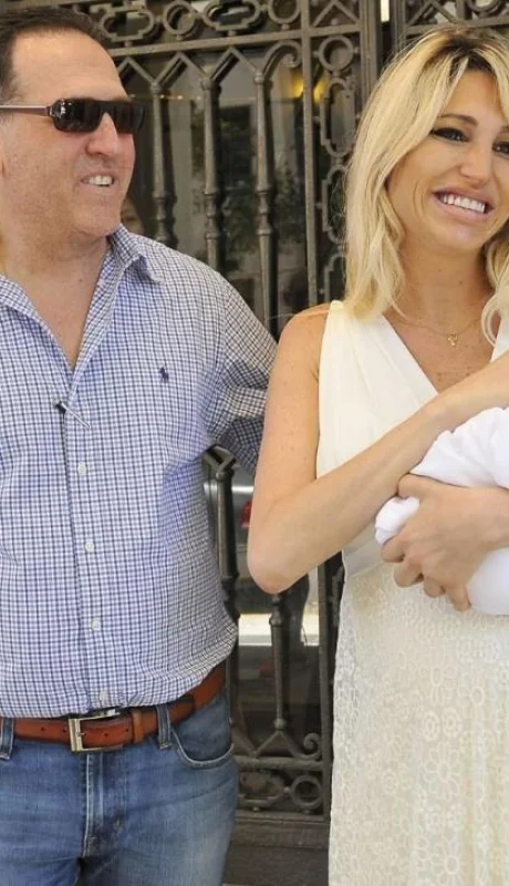 vicky-xipolitakis-salida-bebe-clinica-SF-1