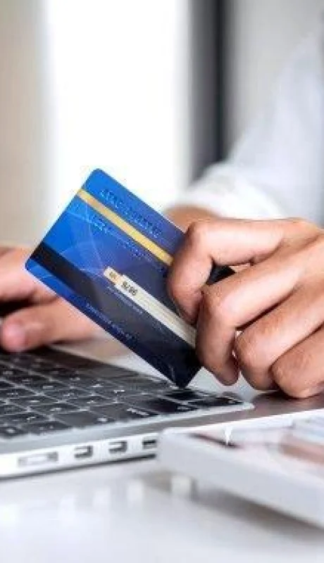 dolar-turista-compra-en-cuotas-en-el-exterior-primer-pago