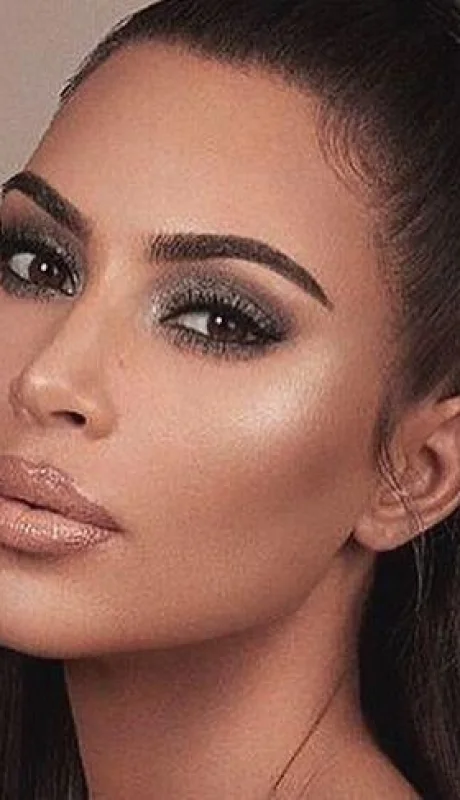 kim-kardashian-transparencias-vestido-hot-instagram-Kylie-Jenner--Kourtney-hermanas-77