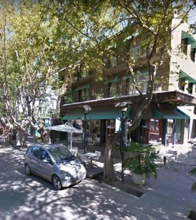 asalto-policiales-mendoza-foto-heladería-michel