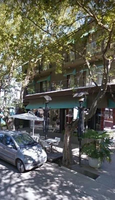 asalto-policiales-mendoza-foto-heladería-michel