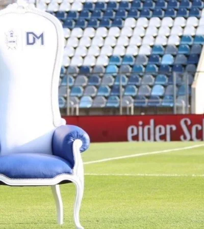 Diego-Maradona-sillón-Gimnasia-La-Plata