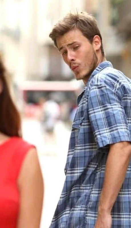 meme-hombre-distraido