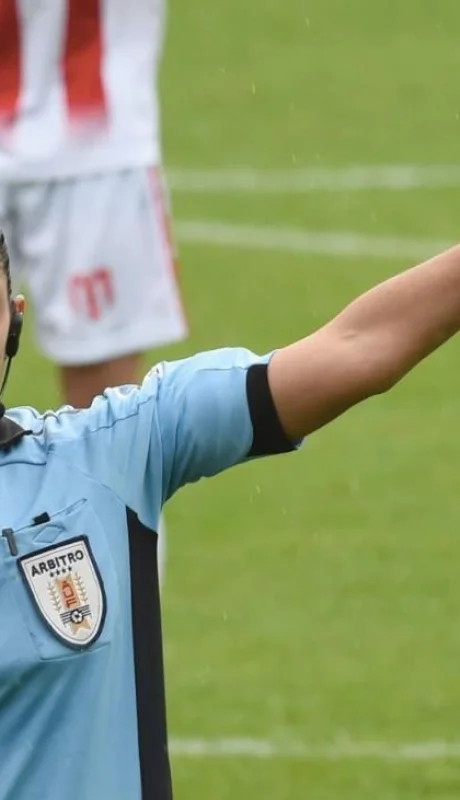 árbitro-agresión-mujer-italia-futbol-video-fotos