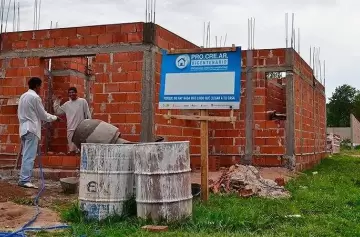 Familias denuncian que no les giran fondos y no pueden avanzar con sus casas