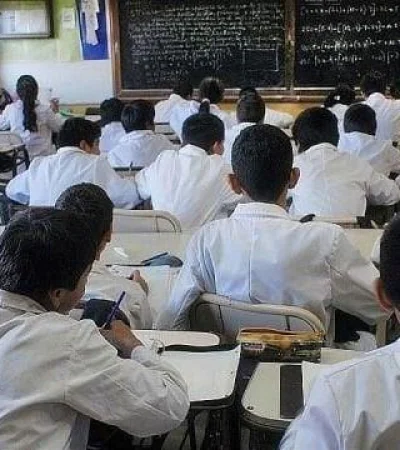 escuela-utiles-alumnos-mendoza-clases-colegio