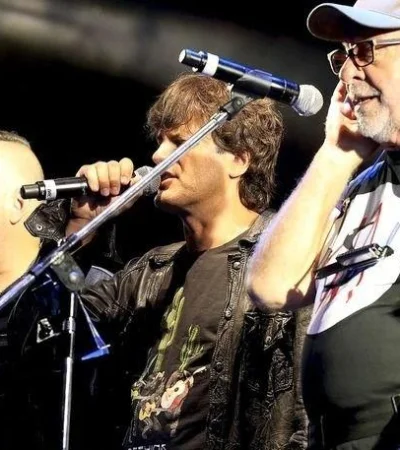 thumbnail_homenaje-charly-Foto-Mario-Sar