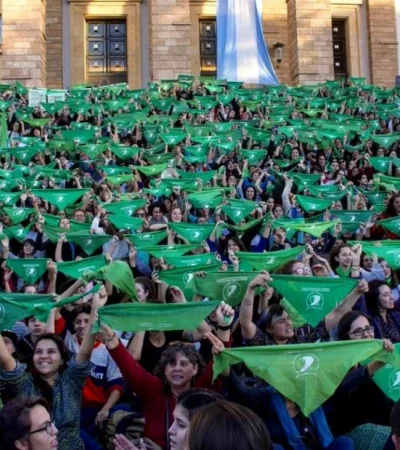 pañuelazo-verde-aborto-legal