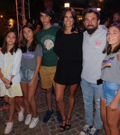 Lorena-Lorca,-Marcos-Gonzalez-Landa,-Agustin,-Mora,-Emilia-y-Martina.