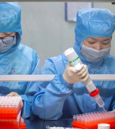 w1240-p16x9-290120-coronavirus-wuhan-vaccin-m