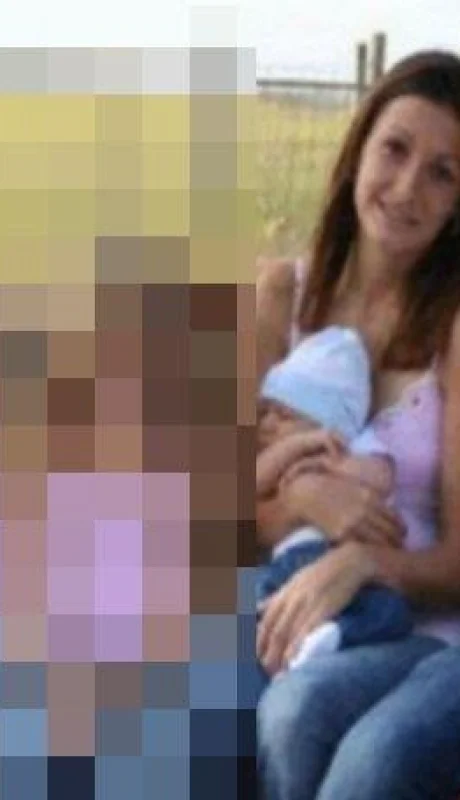 foto-familia-viral-fantasma-mano-video-2