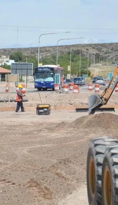 Vialidad-Provincial-capacitó-al-personal-de-la-empresa-que-está-ejecutando-la-obra-de-Panamericana