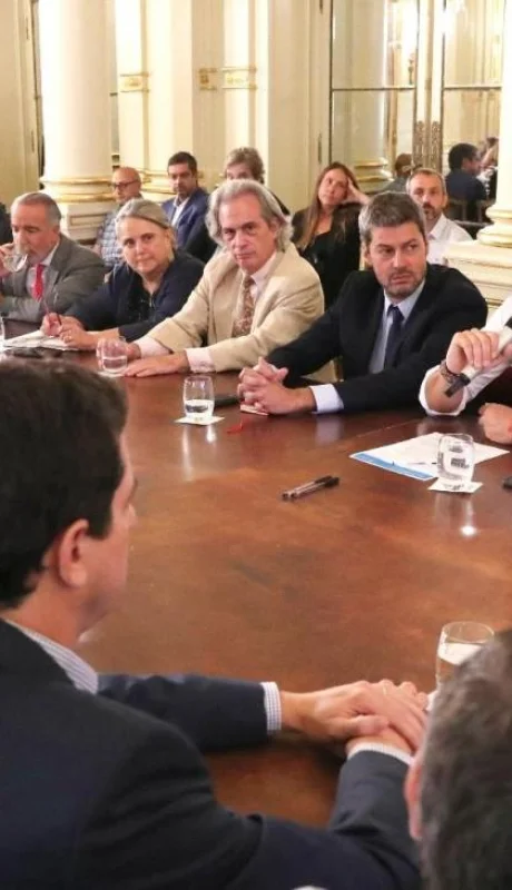 Santiago-Cafiero-coronavirus