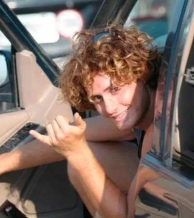 surfer-cuarentena-foto-camioneta-caso