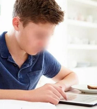 maestro-abusador-tarea-foto-video-tarea-casa