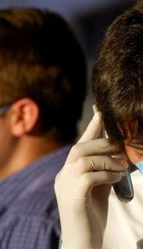 persona-celular-pandemia-fotos-2