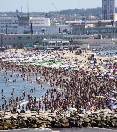 mar-del-plata-playas-coronavirus-costa-argentina-verano