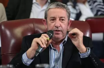 Julio Cobos reaccionó contra el anuncio de cierre de ENOHSA