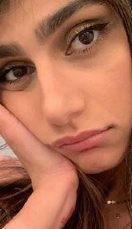 mia-khalifa-disfraz-gatubela-instagram-Halloween-3