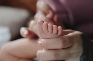 Mendoza debate con el mundo el robo y tráfico de bebés