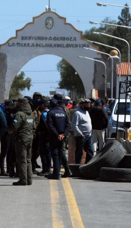 mendoza-unos-de-600-cami_703238