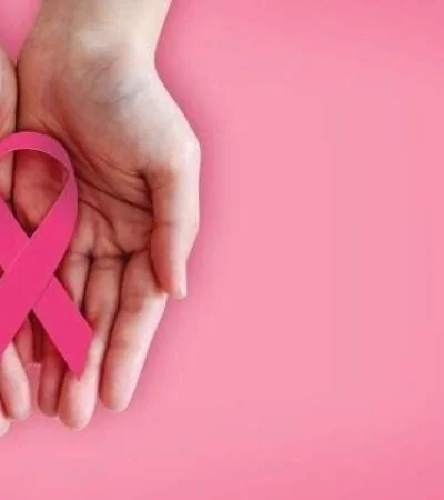 cancer-mama-dia-mundial-dreamstime