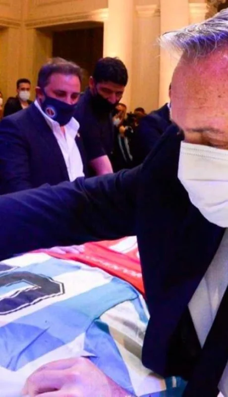 fernandez-desmanes-velorio-maradona