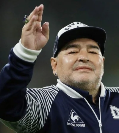 diego-maradona-velatorio-casa-rosada