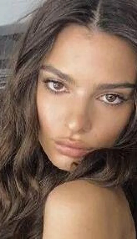 Emily--Ratajkowski-desnuda-hot-esposo-prohibida-fotos-videos