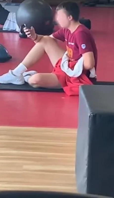 video-joven-gimnasio-masturbación-compañera-virales-sudáfrica