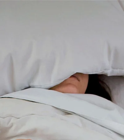 Dormir no siempre significa descansar