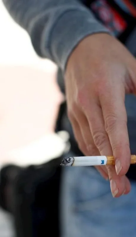 fumador-espacio-público