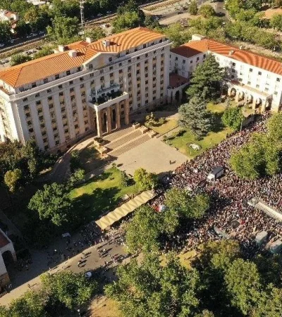 Casa_Gobierno_Mendoza_manifestacio?n