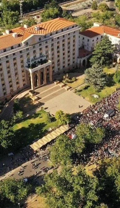 Casa_Gobierno_Mendoza_manifestacio?n
