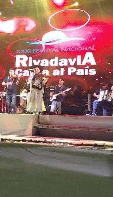 rivadavia-canta
