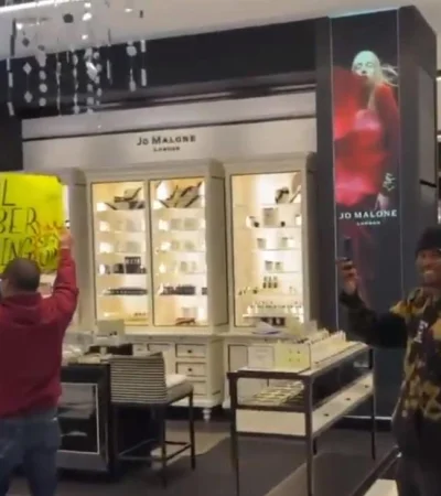 manifestantes-antibarbijos-video-y-fotos-estados-unidos