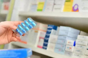 Prepagas limitan cobertura: médicos en cartilla podrán prescribir medicamentos