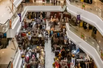 Consumo: se dispara en los shoppings pero cae en los mayoristas