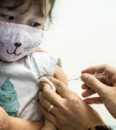 vacuna-astrazeneca-oxford-pruebas-en-ninos-591x307