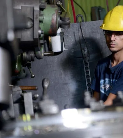 empleo-torneria-trabajador-trabajo
