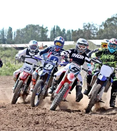 Motocross-Fememod1