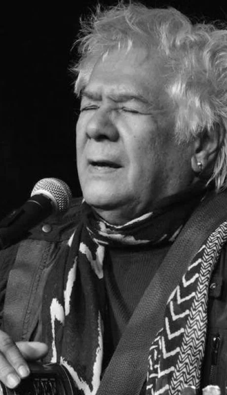 victor_heredia_en_el_escenario_1024_x_680