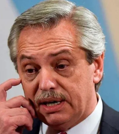 Alberto-Fernández-sin-barbijo