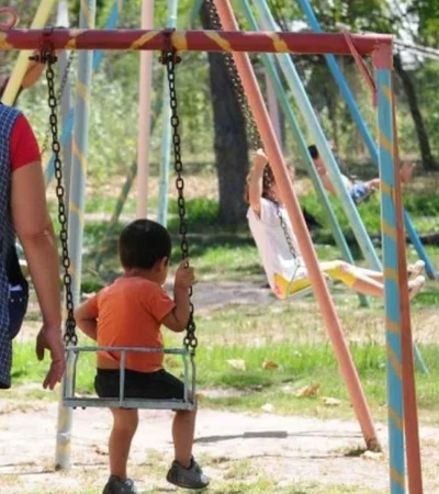 niños-jugando-adopción