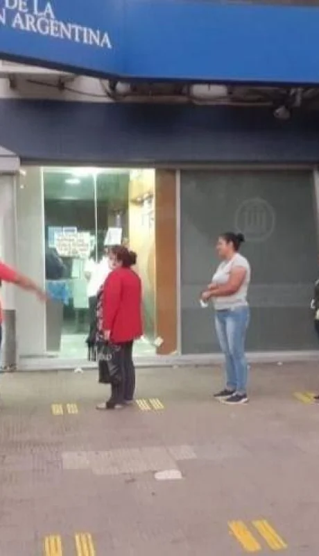 Cajero-Fila-AUH-Plan-Social