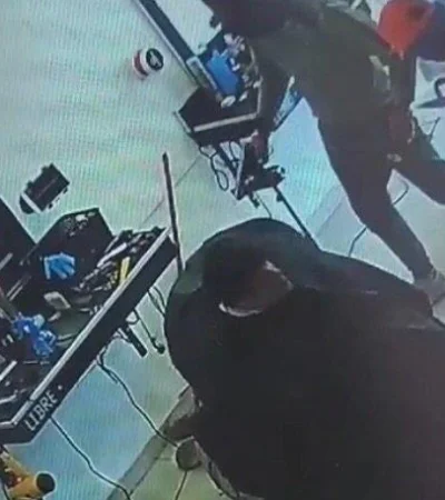 8F46A6EE-AE74-439A-B3C4-8C9DBB217FAC