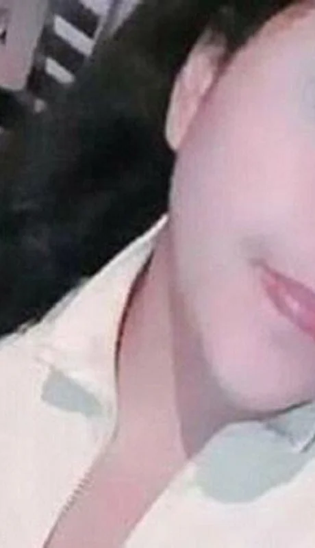 1619286126612abigail-carniel-tiene-18-anos-su-brazo-izquierdo-luce-un-tatuaje-los-nombres-hernan-y-zahira-cursiva