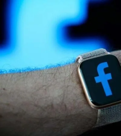 facebook-reloj