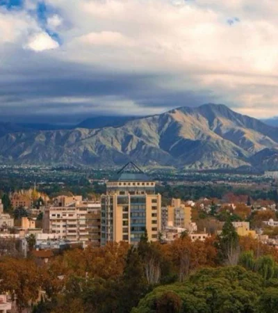 Ciudad-de-Mendoza-en-oton?o